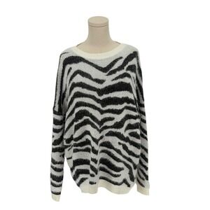 Time and Tru White & Black Pullover Eyelash Sweater w/ Zebra Print (Size XXL)